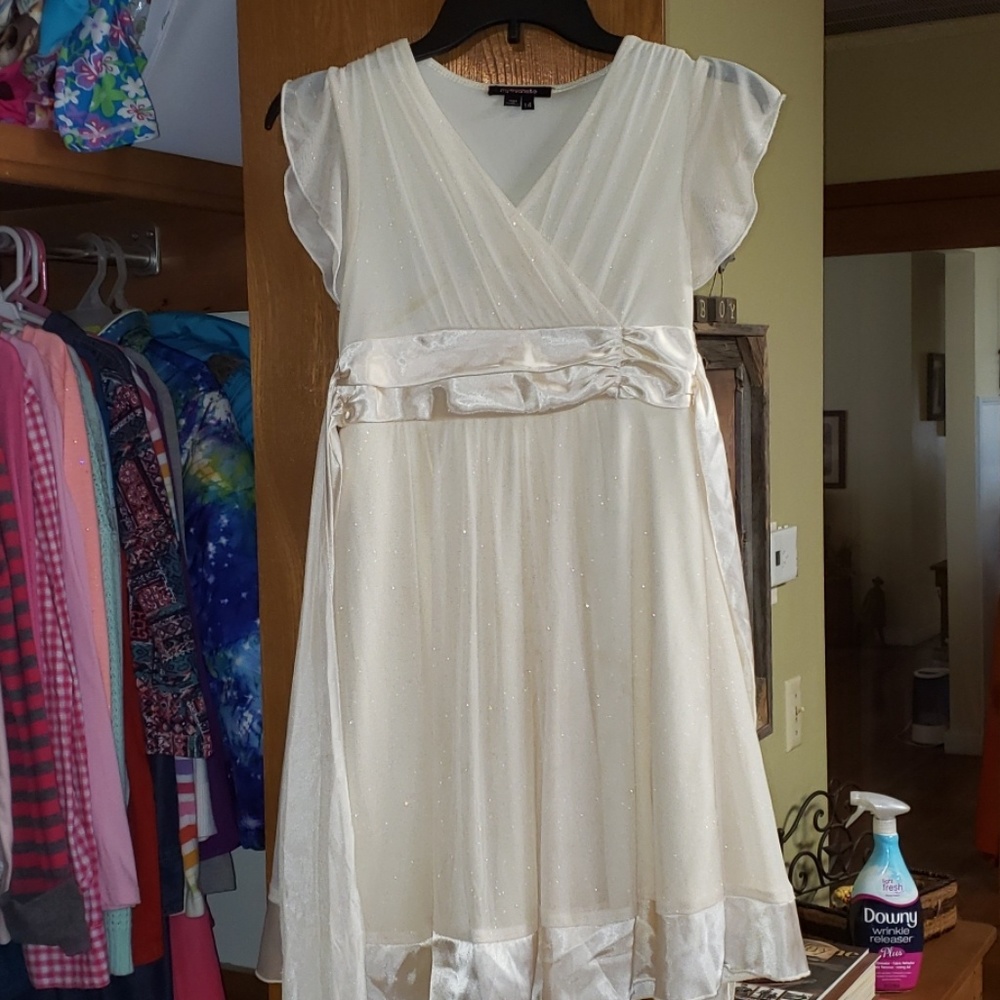 Mymichelle girls dress cream with gold sparkles